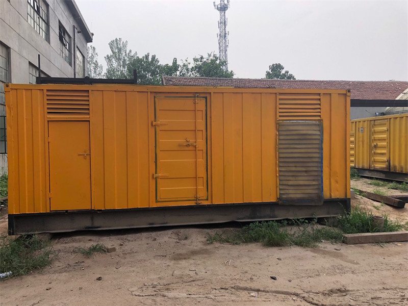 富平柴油发电机如何判断新机油是否已经完全充满机油滤清器？