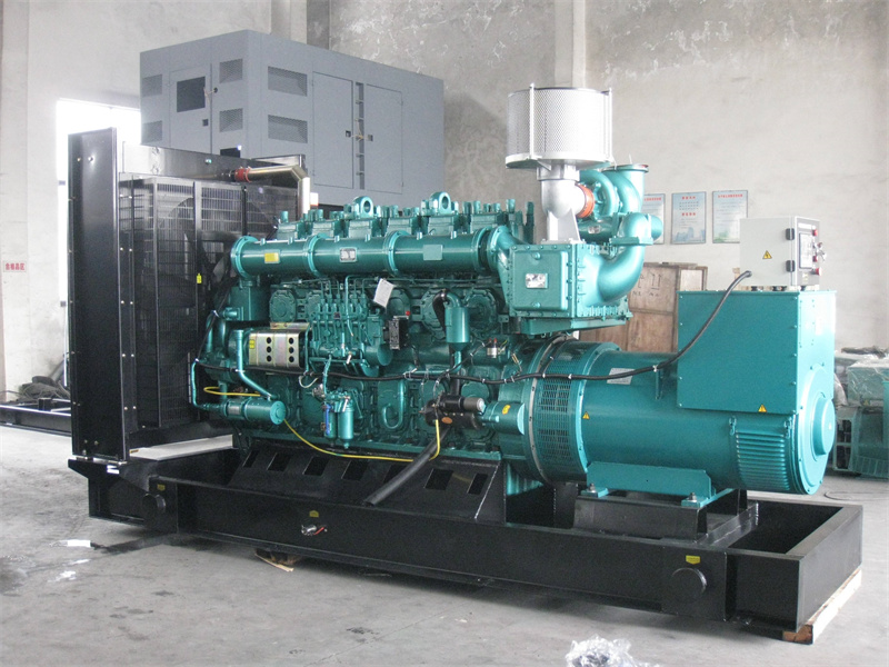 富平200KW 柴油发电机的油耗是多少？