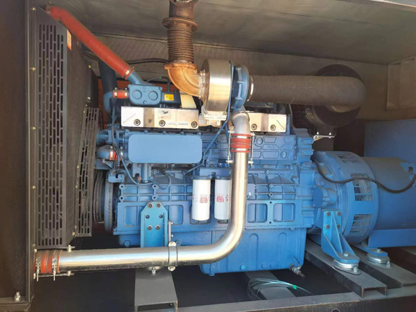 富平燃油消耗率与进气温度的具体关系是什么？