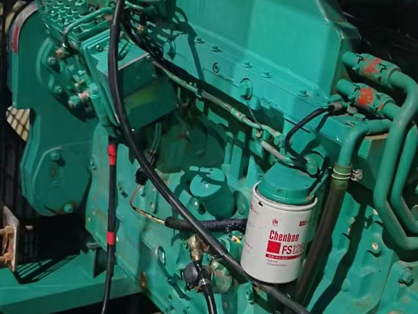 富平如何确定新的发电机组控制系统是否与原系统兼容？