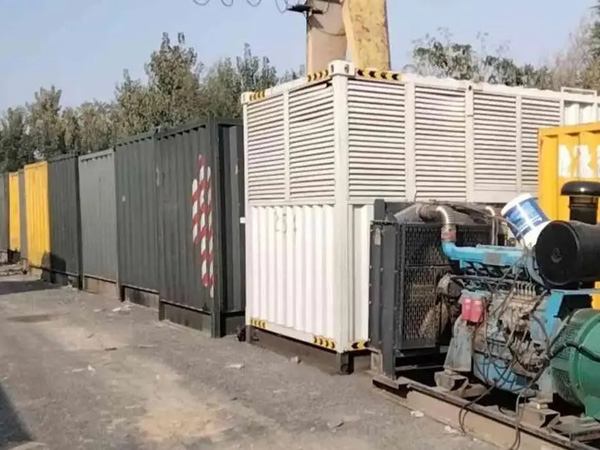 富平200KW柴油发电机机组每小时油耗是多少？